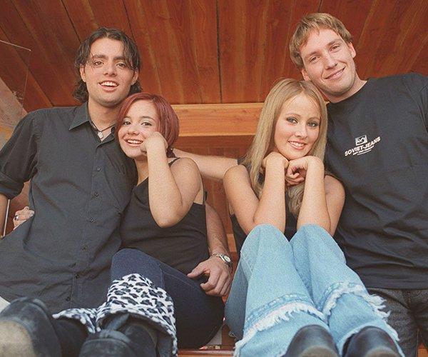 Rayén Araya junto a Daniel Valenzuela, Paloma Aliaga y Martín Cárcamo en Extra Jóvenes.