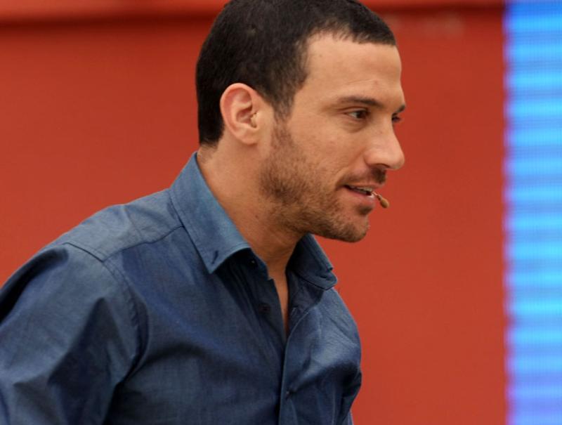 Julián Elfenbein podría acompañar a Karen Doggenweiler en Viña 2025