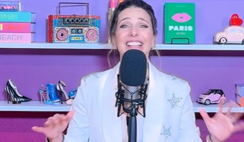 Jessica Abudinen en el podcast "HablemosDBeauty"