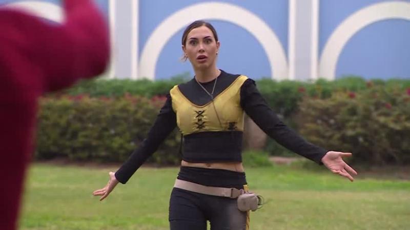 Daniela Colett cuestionó el recibimiento de su pareja.