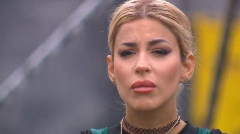 Oriana triste con la sanción