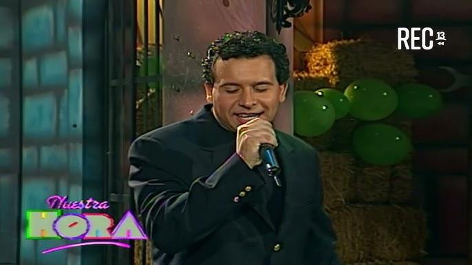 Willy Sabor cantando "Rayo de Luna" bajo el nombre de Andy Bravo en "Nuestra Hora" de UCTV
