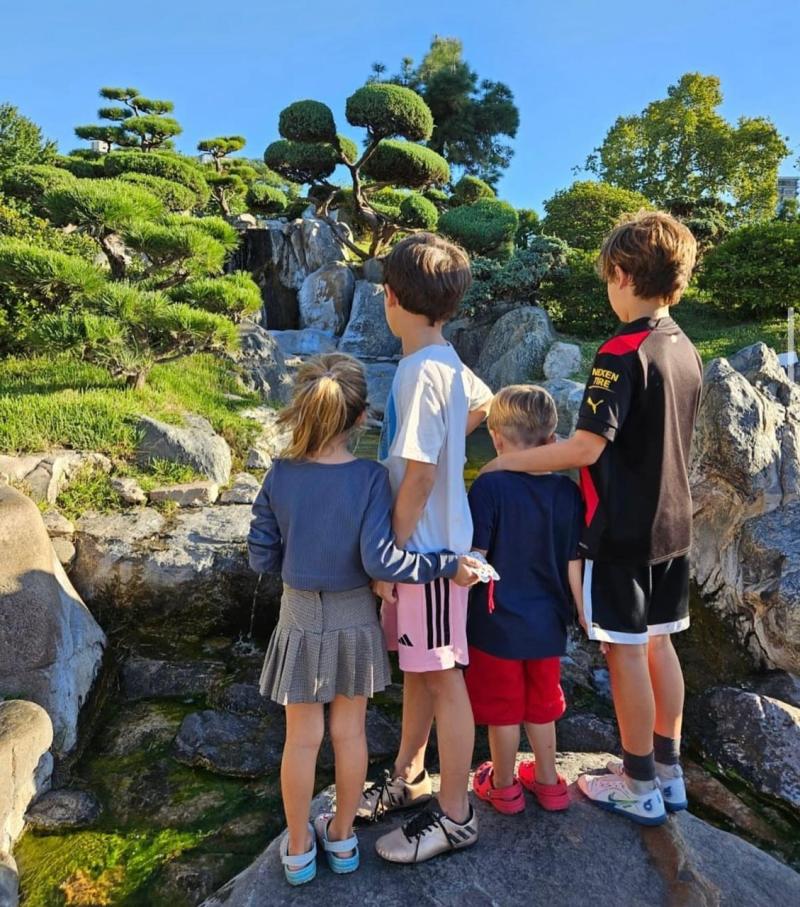 Benjamín Vicuña y sus hijos.