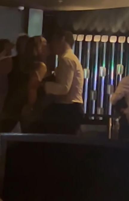 Peka Parra fue captada junto a misterioso hombre en el aniversario de Monticello.