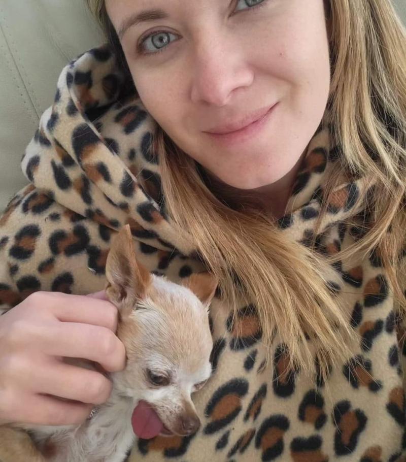 Fallece el perro de Carla Jara