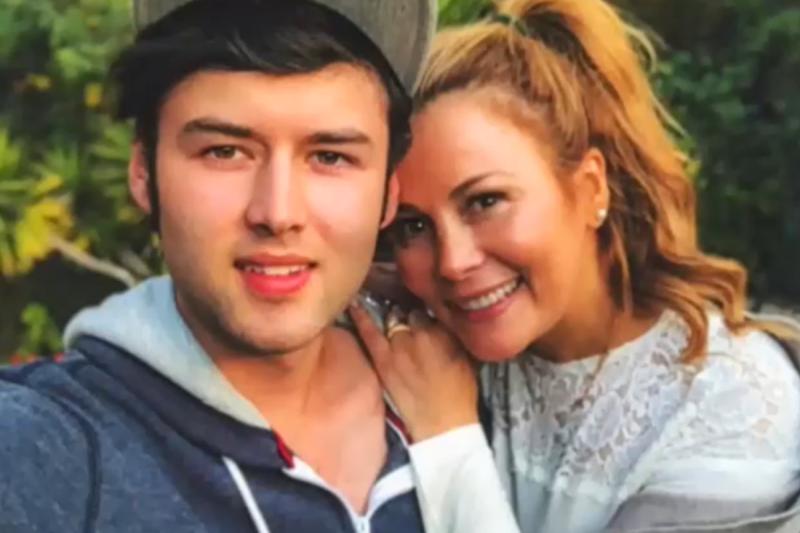 Cathy Barriga y su hijo, Vicente González