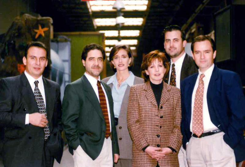 Claudio Gárate con el equipo de "Contacto".