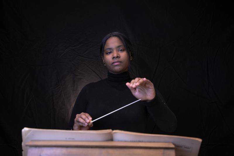 Por primera vez en Chile: Glass Marcano llega a dirigir la Orquesta Sinfónica de la UdeC