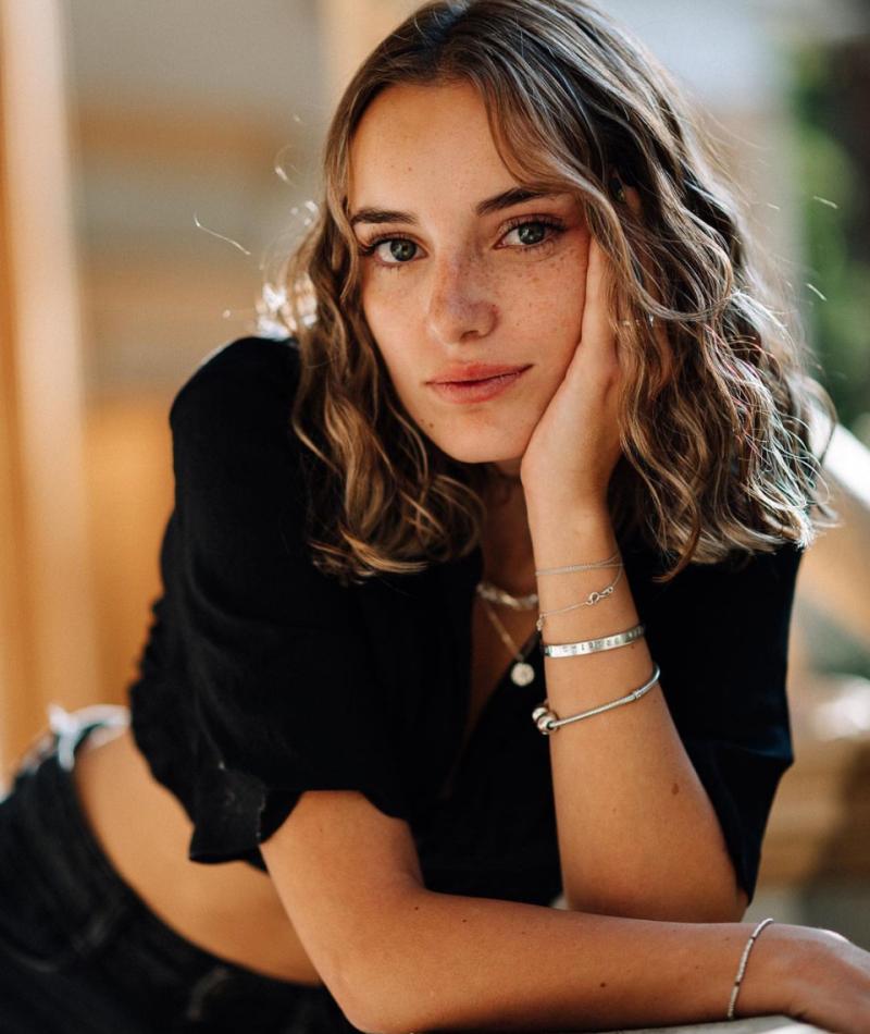 Emilia Burr - Instagram