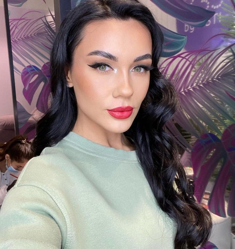 Alesenka Lesenka, la bailarina rusa que enamoró a Raúl Peralta - Instagram