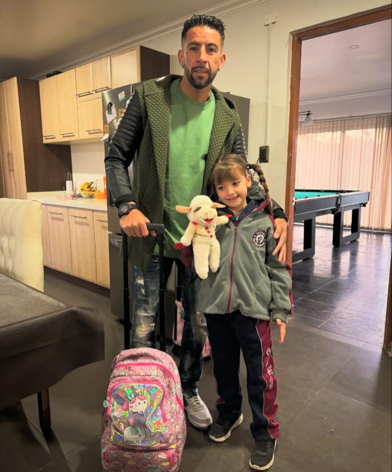 Mauricio Isla junto a Luz Elif - Instagram