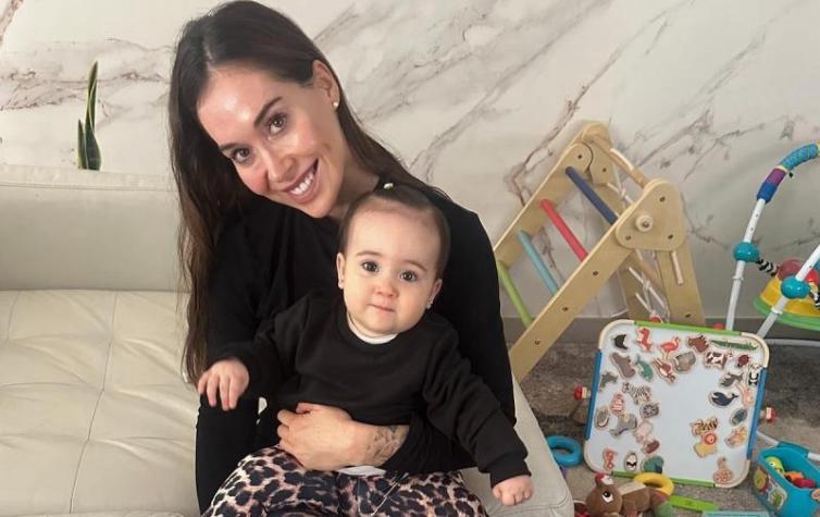 Vale Roth y su hija Antonia.