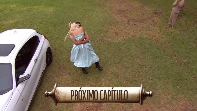 Fran abraza a Austin en Ganar o Servir