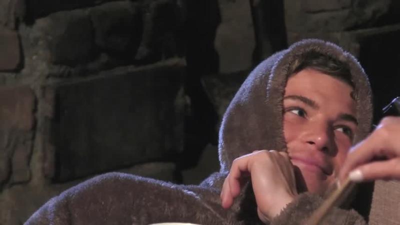 Raimundo Cerda permaneció en silencio, agazapado en su silla, mientras escuchaba la acalorada discusión que protagonizaron Faloon y Gala en Ganar o Servir.