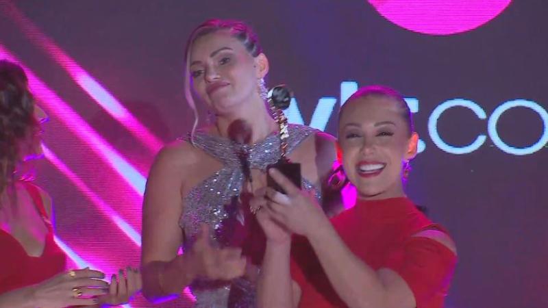 Mariela y Faloon en entrega de premios Ganar o Servir