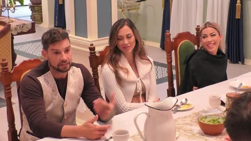 Luis Mateucci y Daniela Colett oficializaron su relación frente a todos sus compañeros.
