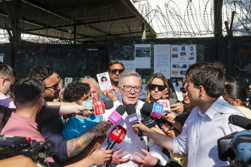 Joaquín Lavín Infante visitó por primera vez a Cathy Barriga en la cárcel.