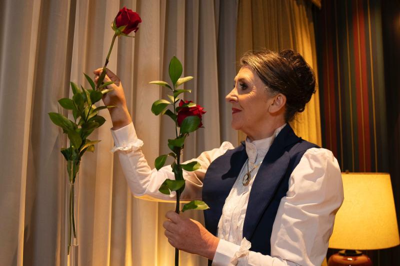 Amanda del Villar de "Ganar o Servir" se atreve con nueva faceta en teatro