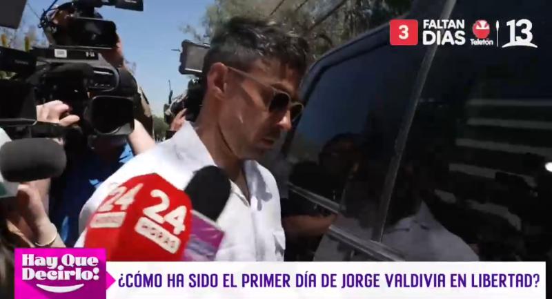 El primer día de Jorge Valdivia en libertad tras abandonar la cárcel de Rancagua.