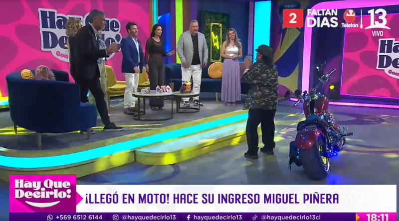 Negro Piñera llegó al set de "Hay que decirlo" en moto