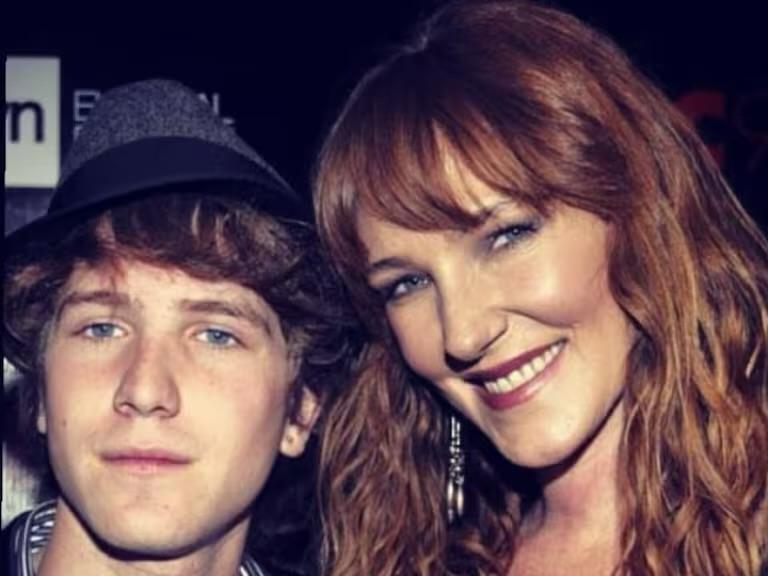 Catalina Pulido y su hijo.