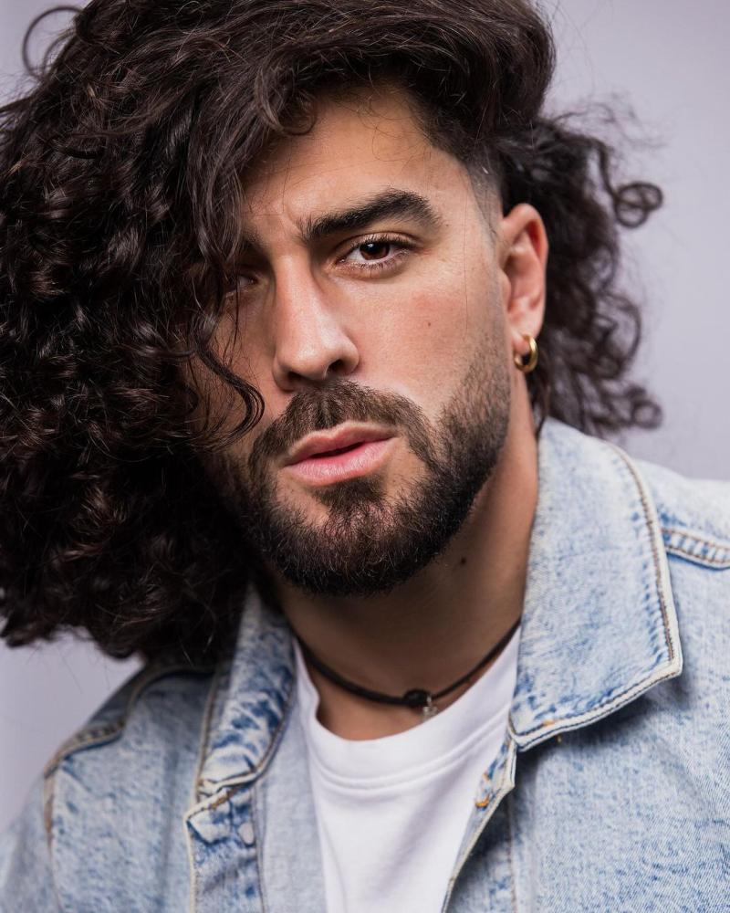 Así lucía Josué Bernal antes de raparse en "Palabra de Honor"