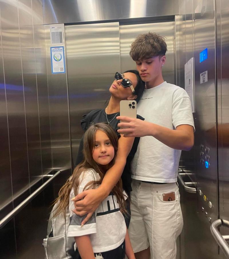 Mateo Neira junto a Pamela Díaz y Pascuala - Instagram