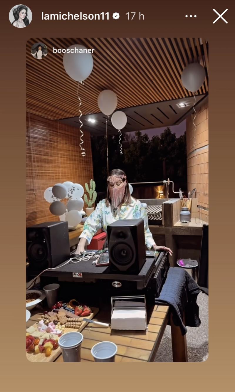 Ignacia Michelson tocando en la fiesta de su hermana - Instagram