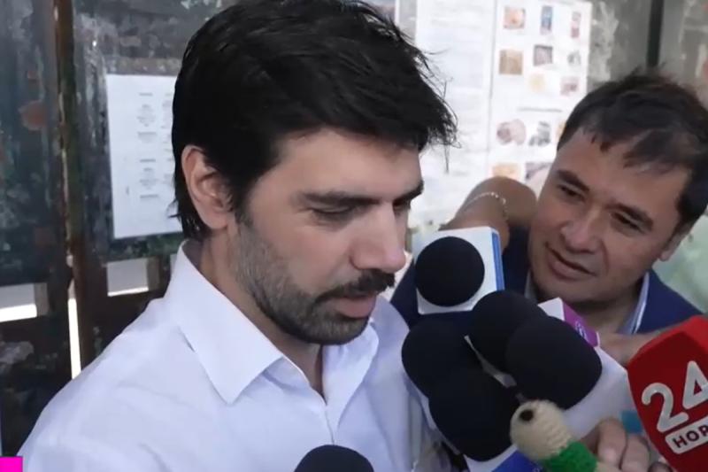 Joaquín Lavín León en la cárcel de San Miguel visitando a Cathy Barriga