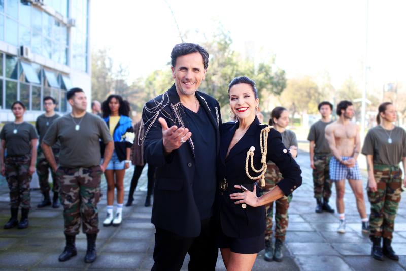 Karla Constant y Sergio Lagos son los animadores de "Palabra de Honor"