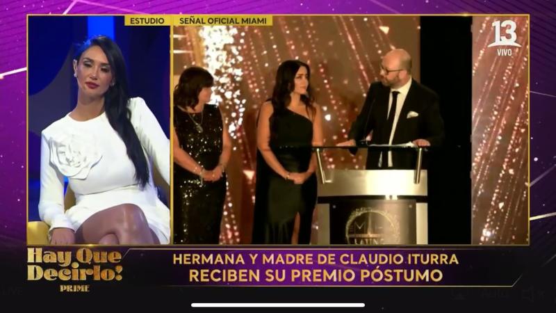 Familia de Claudio Iturra recibe reconocimiento póstumo del periodista.