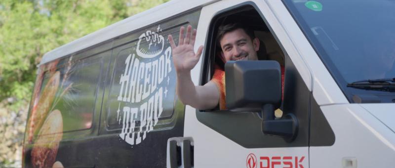 Nicolás Guzmán trae a 13C una nueva versión de “Hacedores de pan invita”