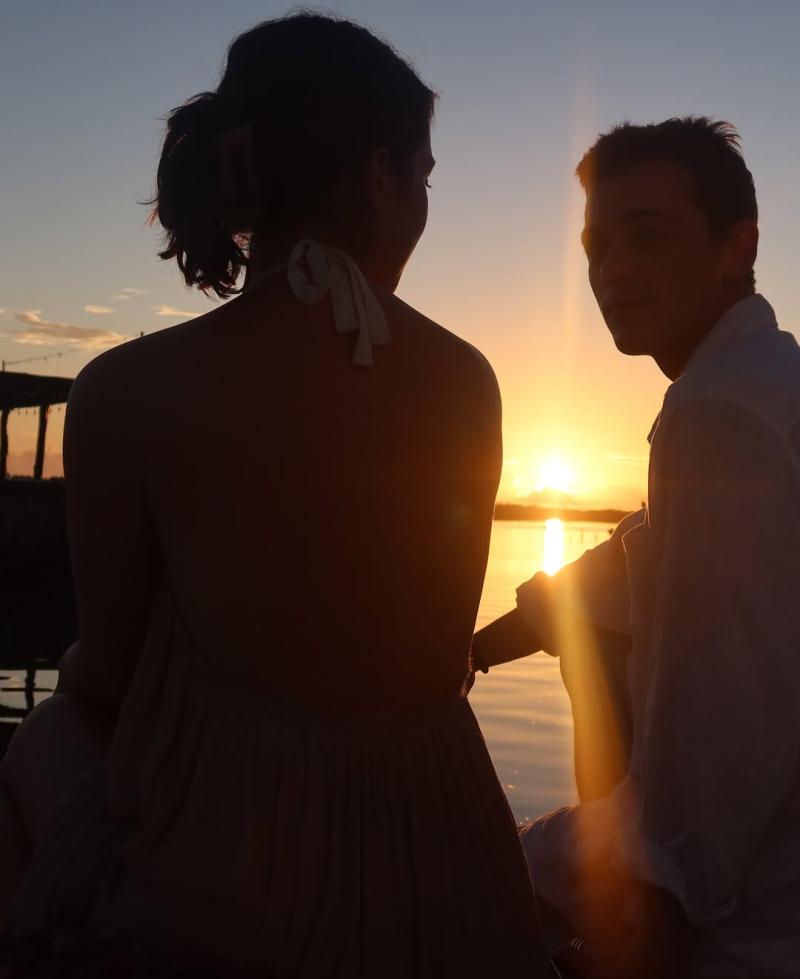 Simón Pesutic y Vivianne Dietz confirman su relación con tiernas fotos.