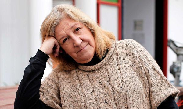 Anita Reeves recibe su titulo de actriz a 50 años de egresar de la PUC