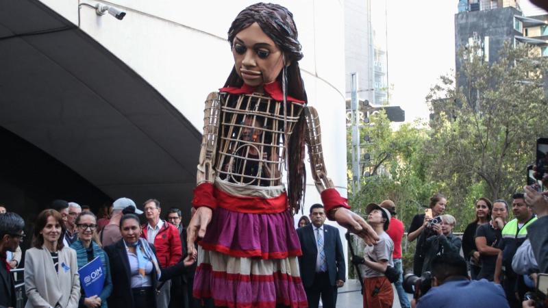 ¿Recuerdas la Pequeña Gigante? Llega una nueva marioneta a Chile junto a Teatro a Mil 2025