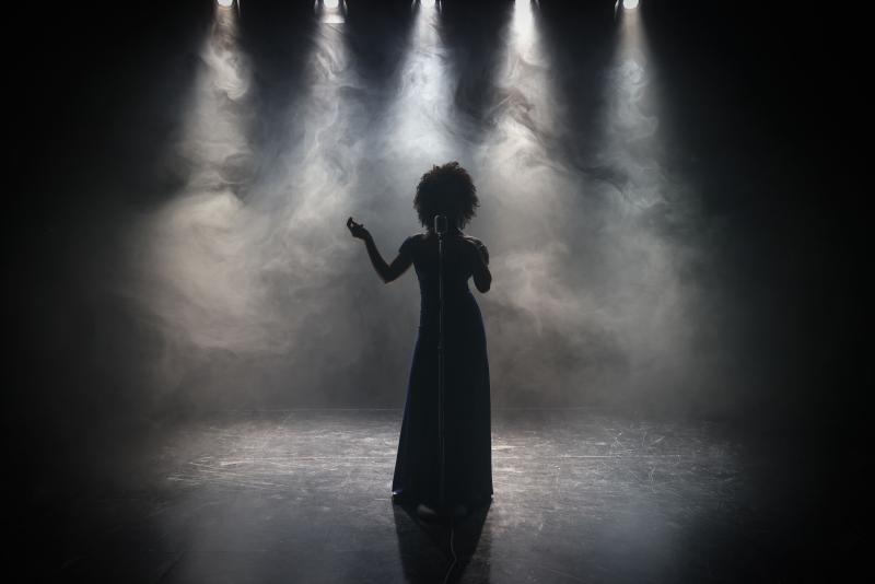 “Leyendas, Luces y Baile”: Los íconos de la música llegan a Las Condes con creación del coreógrafo Ángel Torrez