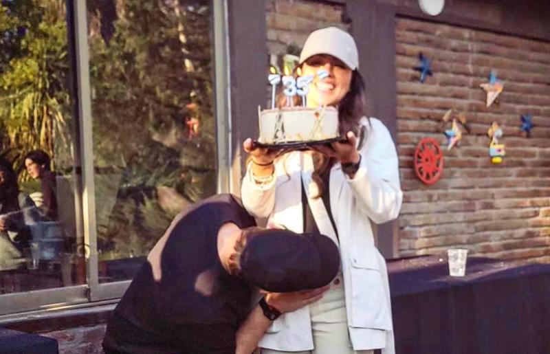 Rodrigo Gallina y Karina León se enteraron que serían padres poco antes del cumpleaños del reportero.