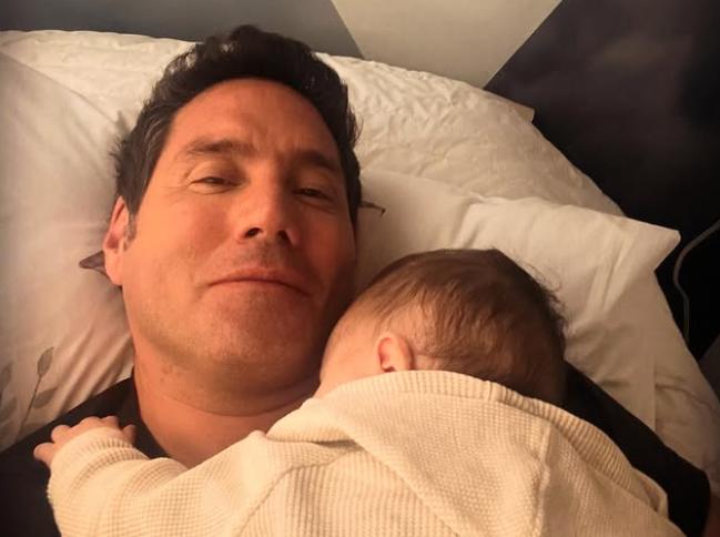 Pancho Saavedra dedicó tierno mensaje a su hijo Emilio, quien cumplió su primer año de vida.