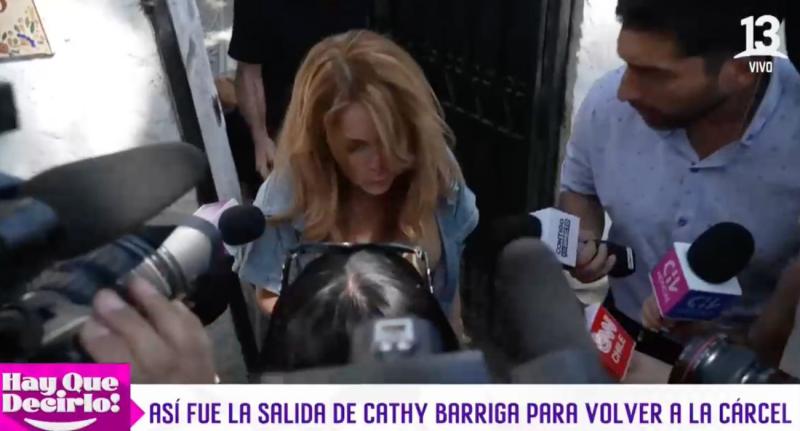Cathy Barriga abandona su casa para trasladarse a la cárcel