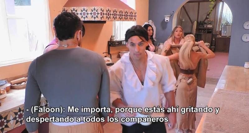 Oriana discute con Faloon