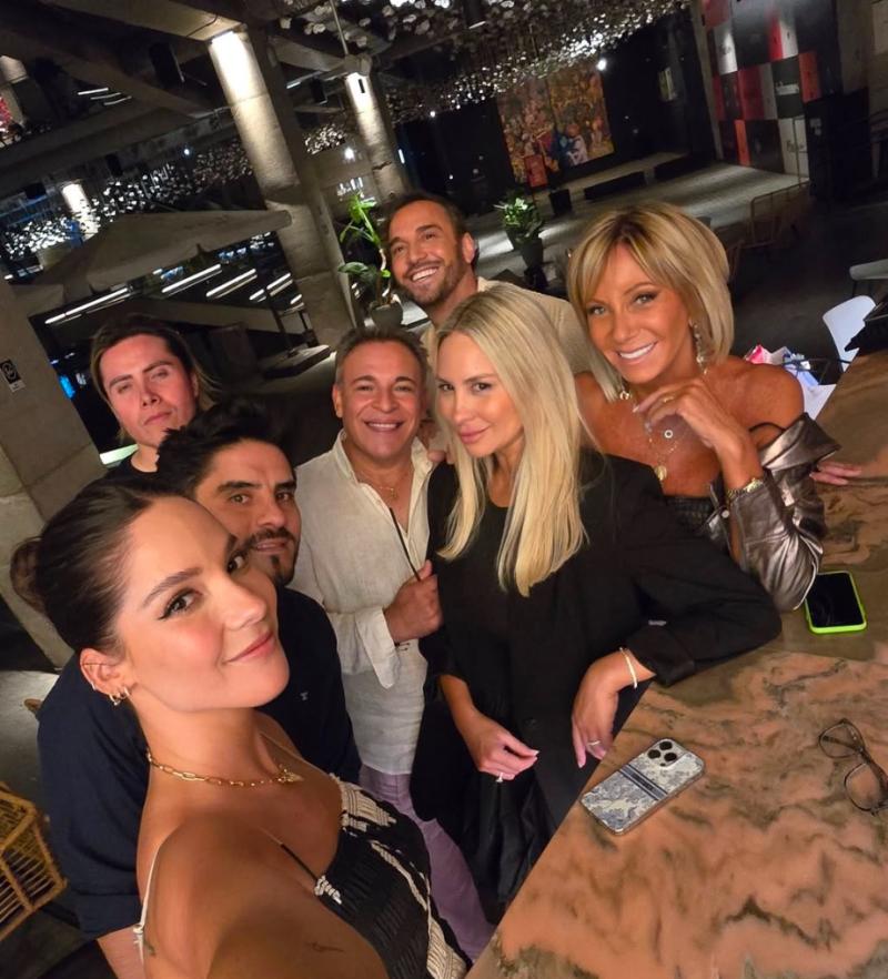Raquel Argandoña junto a Kel, Renzo y otros amigos - Instagram