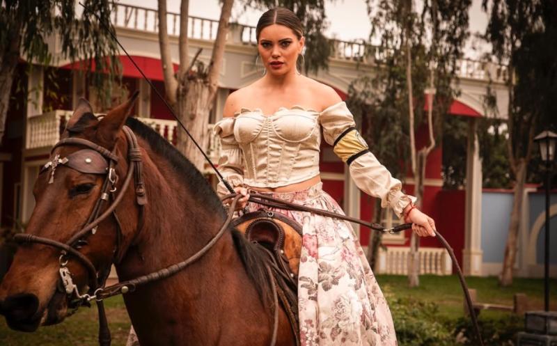 Anterior look de Faloon Larraguibel