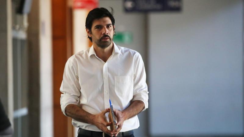 Joaquín Lavín León acompañando a su esposa, Cathy Barriga - Créditos: ATON