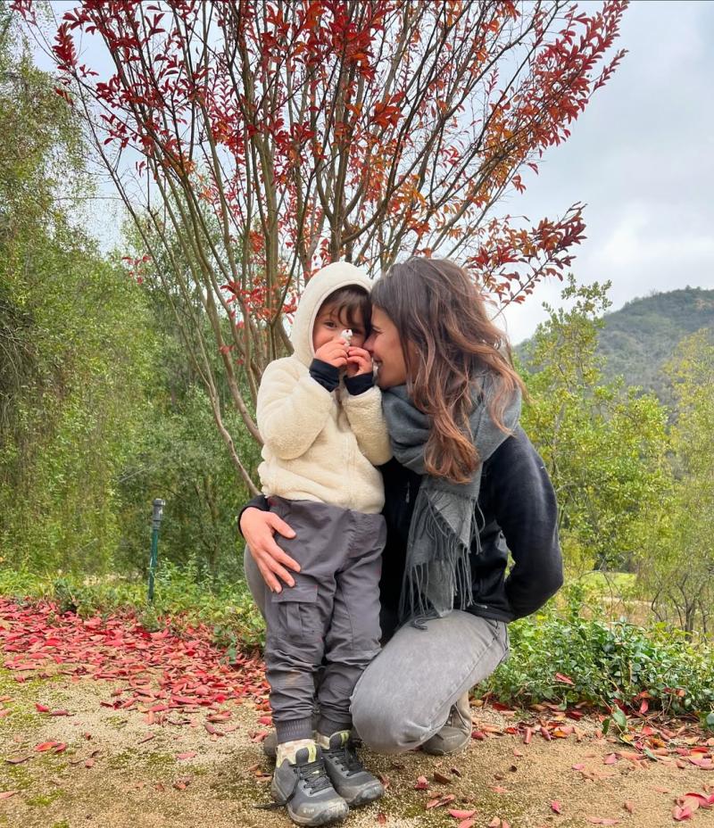 Montserrat Ballarin y su hijo Silvestre - Créditos Instagram