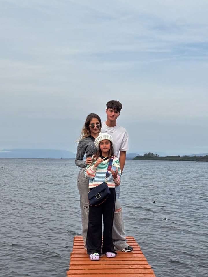 Pamela Díaz sube foto de Mateo, Trini y Pascuala.