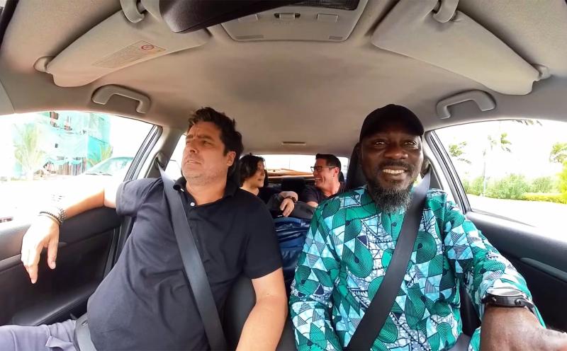 Pancho, Jorge, Irene y Omar van al mercado de Benín.