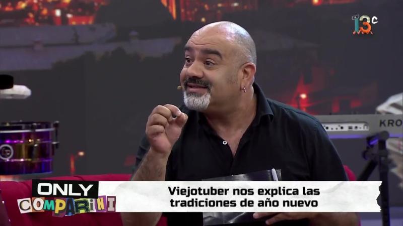 Viejotuber explica las tradiciones de Año Nuevo.