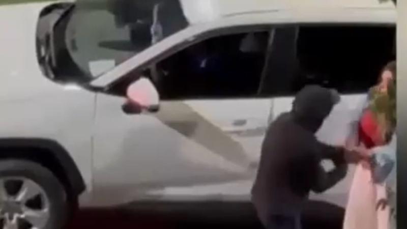 Hasta sillas: Vecinos de La Florida lanzaron objetos para frustrar robo de vehículo