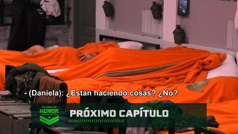 Gala y Josué bajo las sábanas