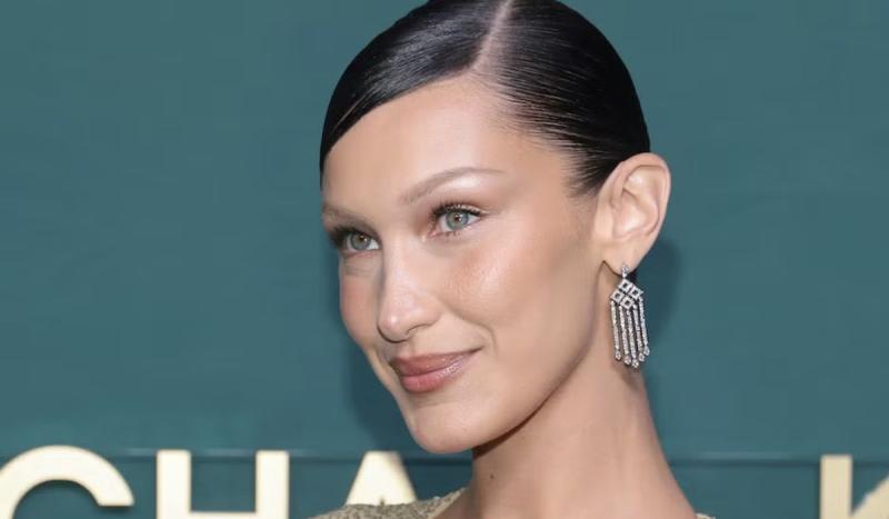 Bella Hadid, una de las famosas que adapta la técnica "mewing"
